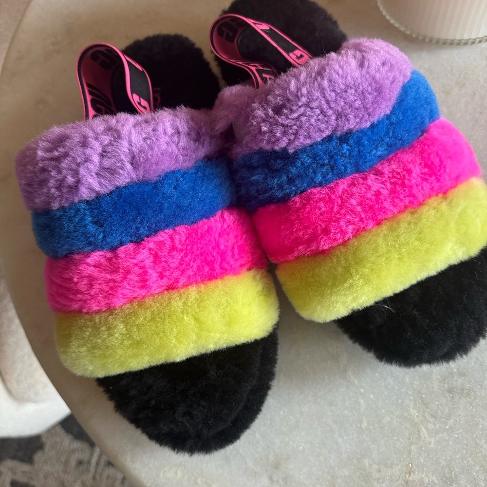 Ugg slippers women’s 9
